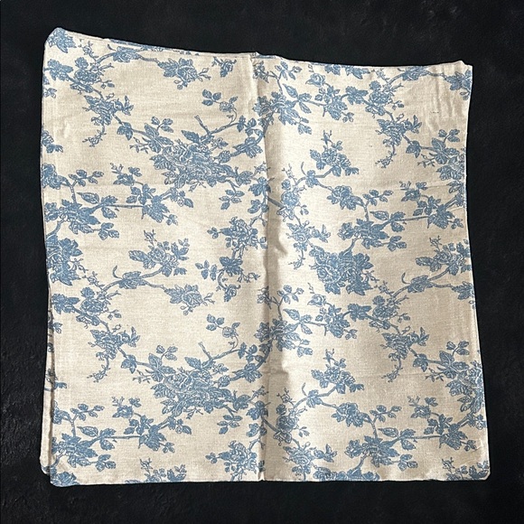 2 Blue Floral Patterned Cream 17x17 Cushion Covers - Picture 1 of 3